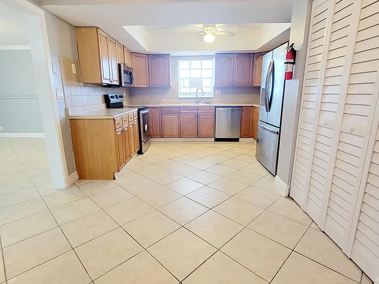 2021 NW 64th Ave #A — Photo 9