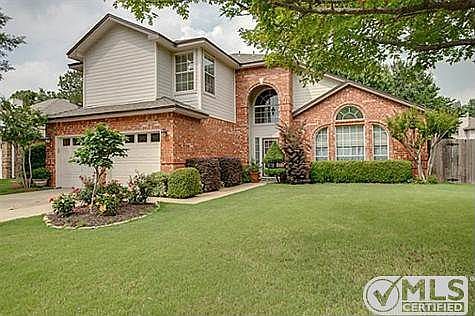 1st image of 2720 Laurel Hill Dr