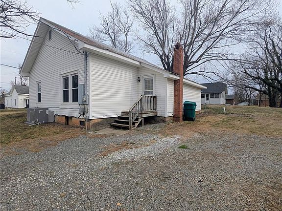 2nd image of 227 Cedarbrook Rd