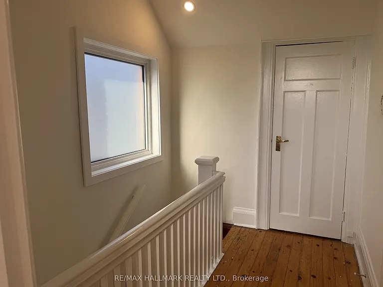 553 Broadview Ave #UPPER — Photo 30