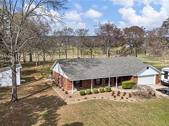 3rd image of 511 Wakerobin Rd