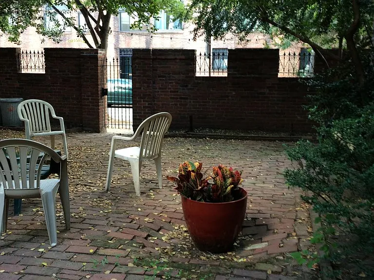427 S 8th St — Photo 11