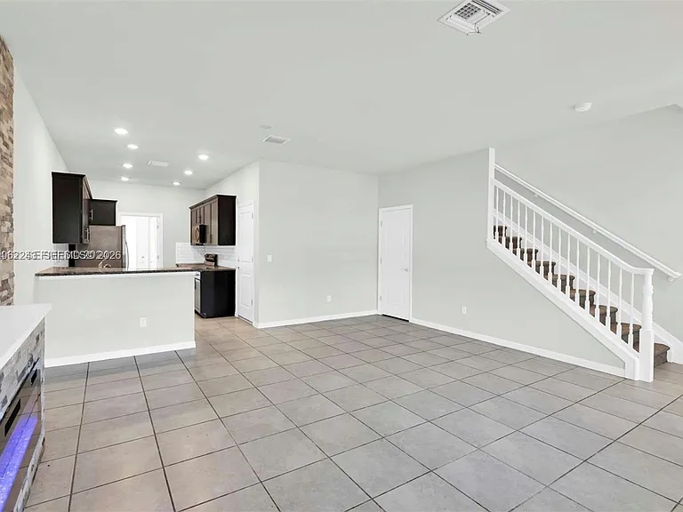 1240 Eucalyptus Dr #2 — Photo 6