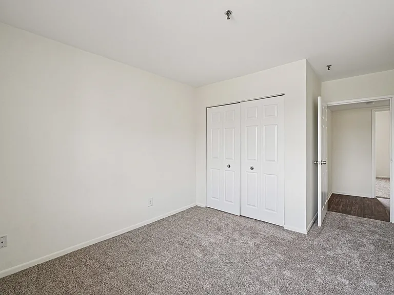 River Place Luxury Apartments — Photo 34