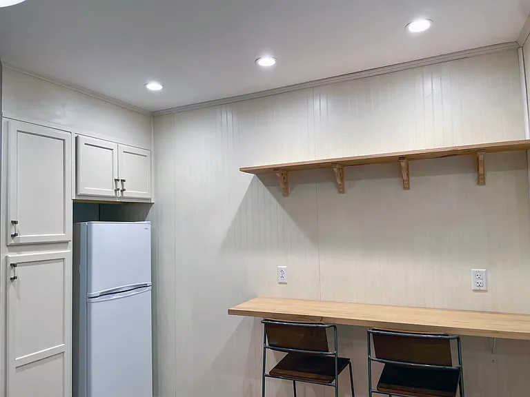21 Pine St #1 — Photo 4