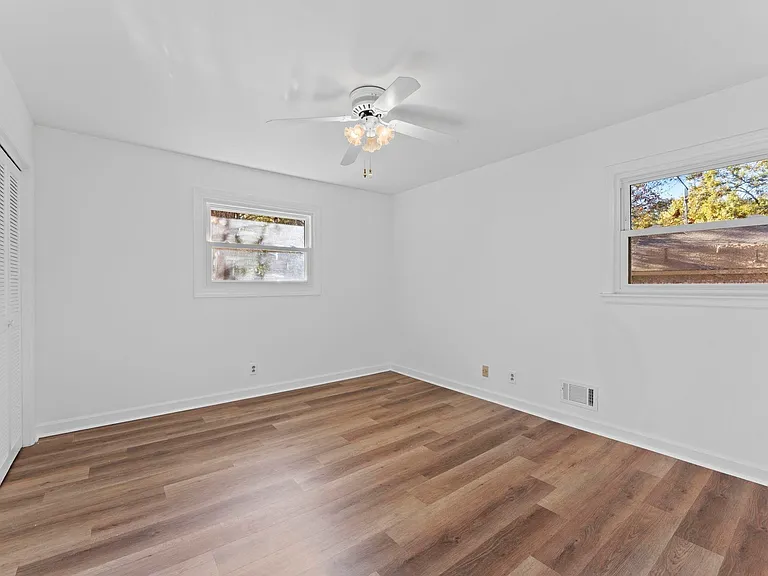 1115 Gardendale Dr — Photo 30