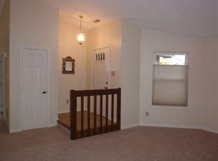 535 Hunting Creek Dr, Greenwood, IN