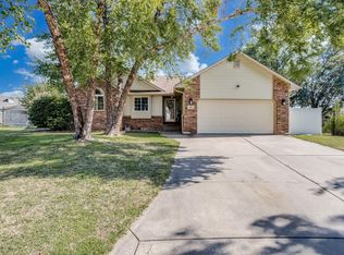 811 Rushwood Ct, Augusta, KS 67010