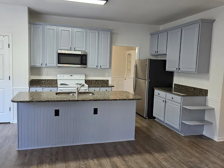 100 Silver Water Ct — Photo 4