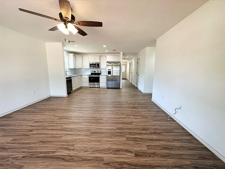 2658 N Willis St — Photo 2