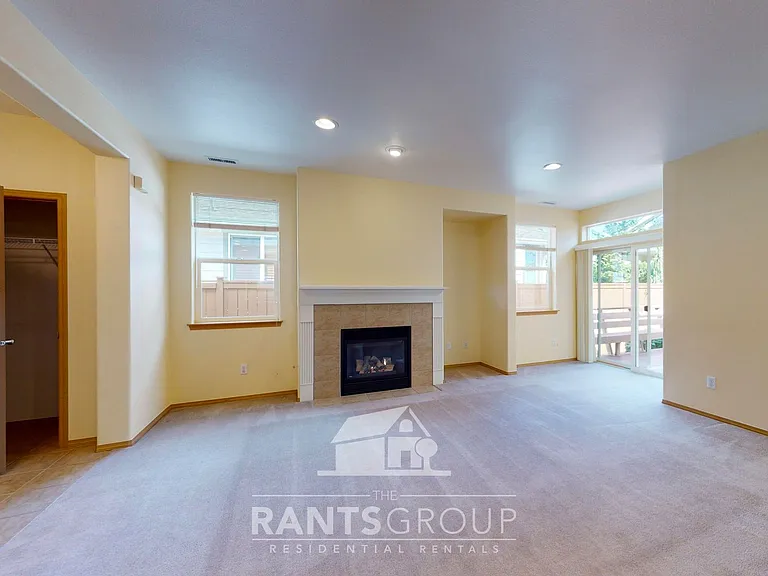8242 Bainbridge Loop NE — Photo 6