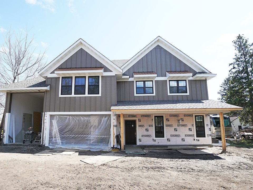 1st image of 762 17th Ave N