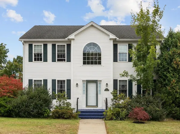 4 Lynde St, Gardner, MA 01440