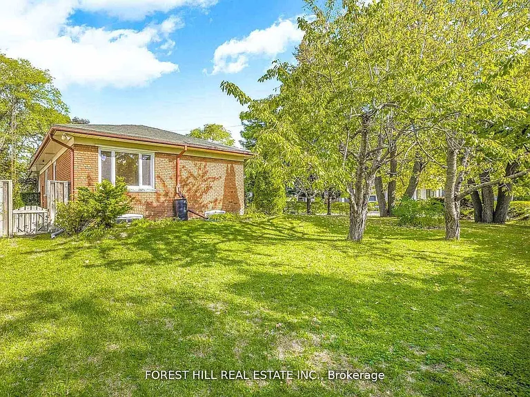 18 Irvington Cres — Photo 19