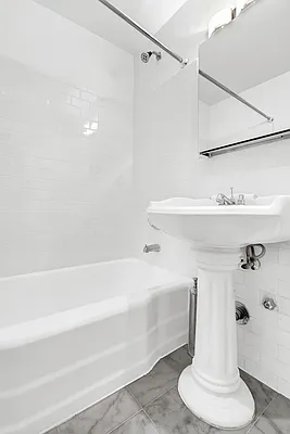 Rented by Cooper & Cooper Real Estate | media 16