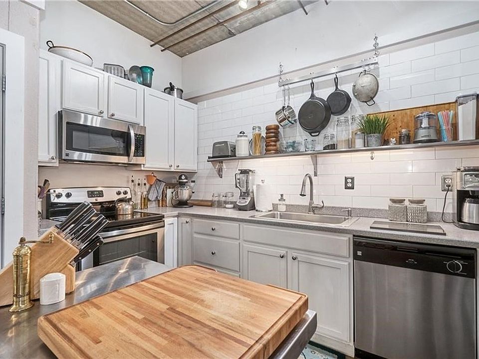1st image of 423 Saint Pauls Blvd Unit 2A