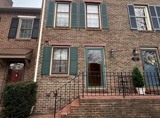 1202 W Abingdon Dr, Alexandria, VA 22314