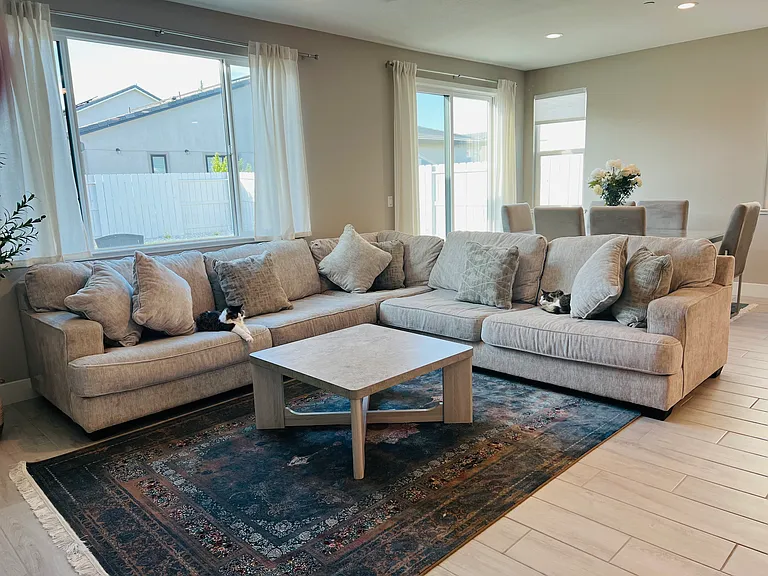 Radiance Ln — Photo 26