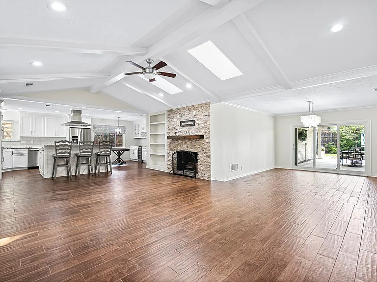 7251 Crooked Oak Dr — Photo 6