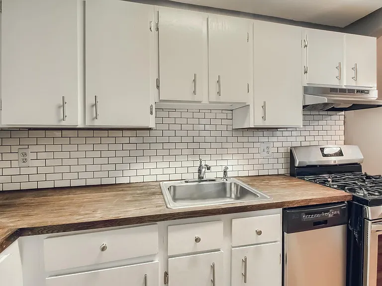 1275 N Clarkson St #1 — Photo 11