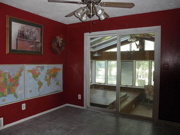 4th image of 3613 Meadowlark Ln