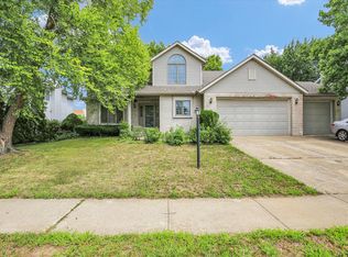 2610 Wedgewood Dr, Champaign, IL 61822