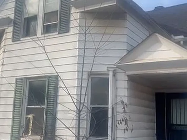 3828 E 55th St, Cleveland, OH 44105