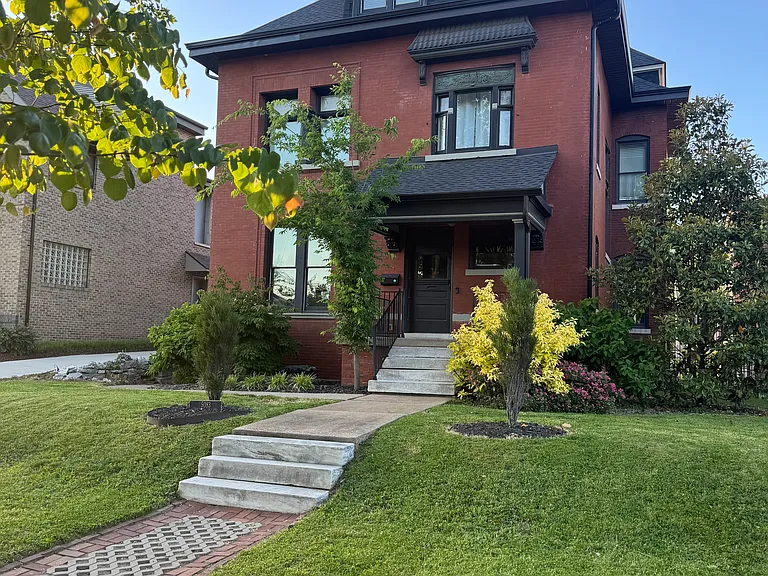 5083 Waterman Blvd — Photo 1
