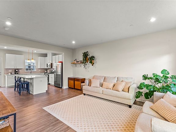 4th image of 205 Amon St