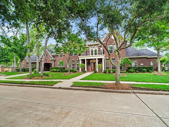 3rd image of 11 Sullivans Court