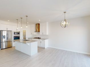 212 Dawson Harbour Hts, Chestermere, AB T1X1Z9