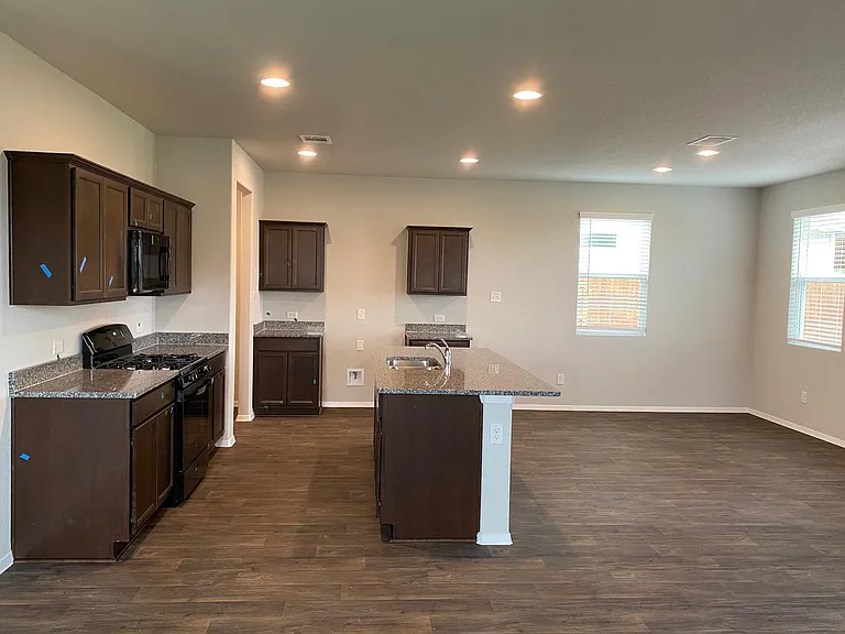 145 Free Stone Dr — Photo 10