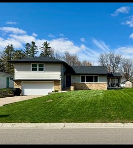 213 E Hollett St, Tracy, MN, 56175