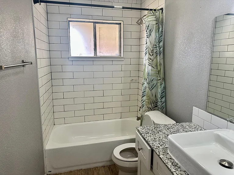 836 N Meadows Dr #B — Photo 11