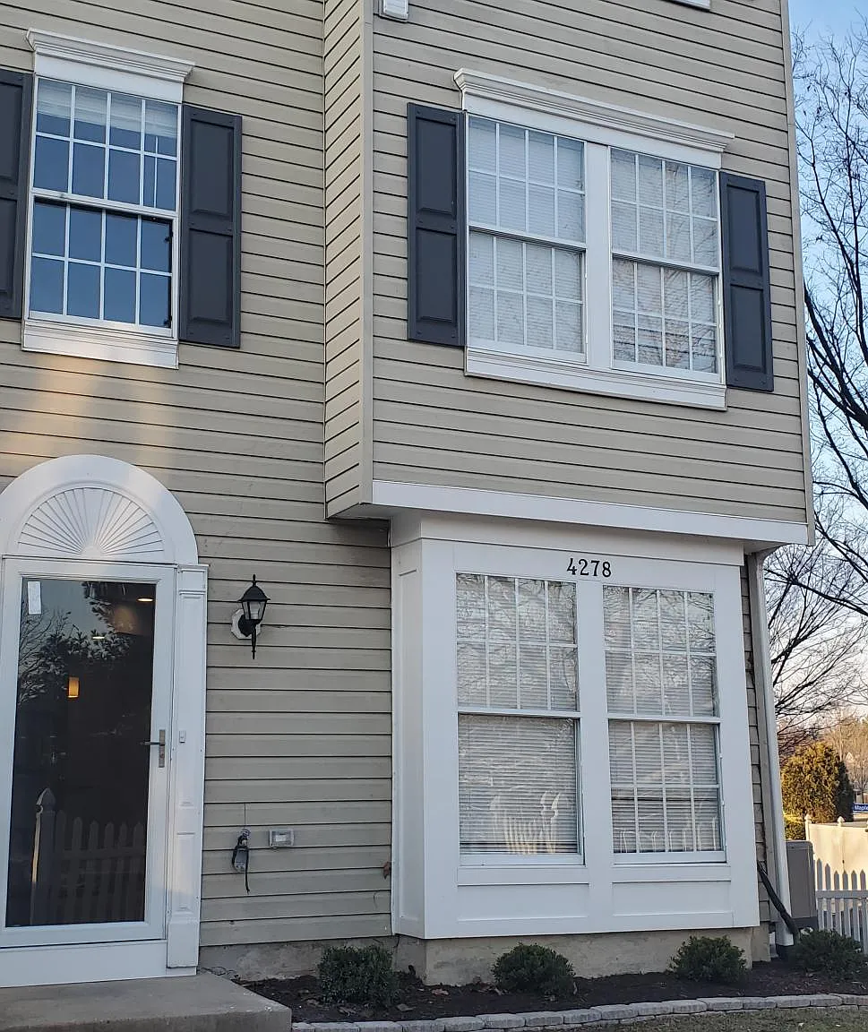 3 bed, 2.5 bath, 1608 sqft, $2,675 — Photo 2