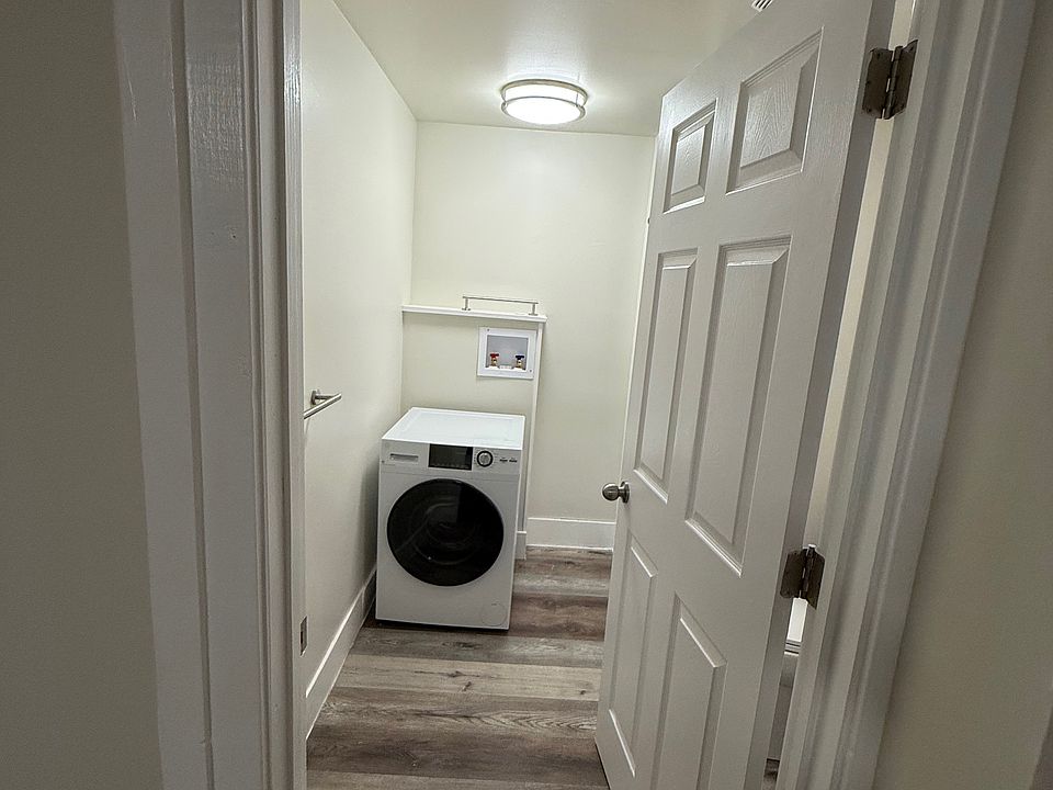 Completely re-modeled Bathroom including new Flooring, LED Lighting