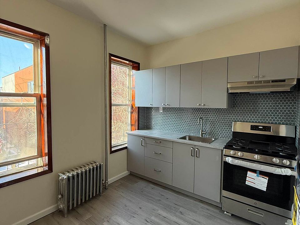 1st image of 89 Verona St APT 3R