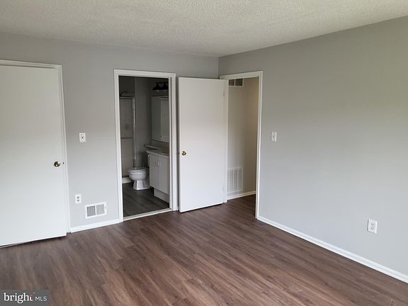 5th image of 22 Gilpin Ct