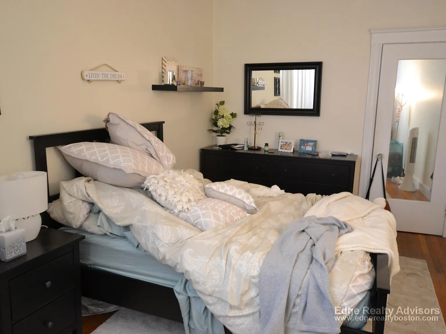 4 bed, 1200 sqft, $6,100 — Photo 4