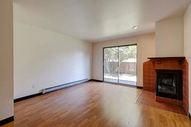 2024 Goss St #4 — Photo 5
