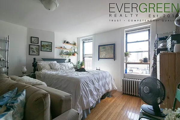 Rented by Evergreen Apartments BK | media 33