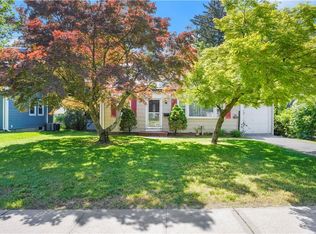 93 County Center Rd, White Plains, NY 10607