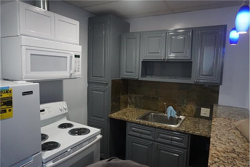 1st image of 517 W Girard Ave