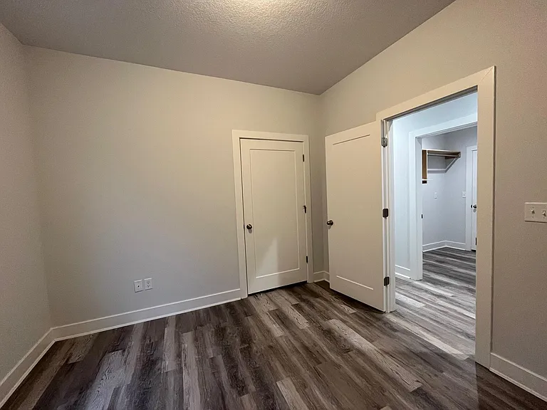 5633 N Meridian Ave — Photo 17