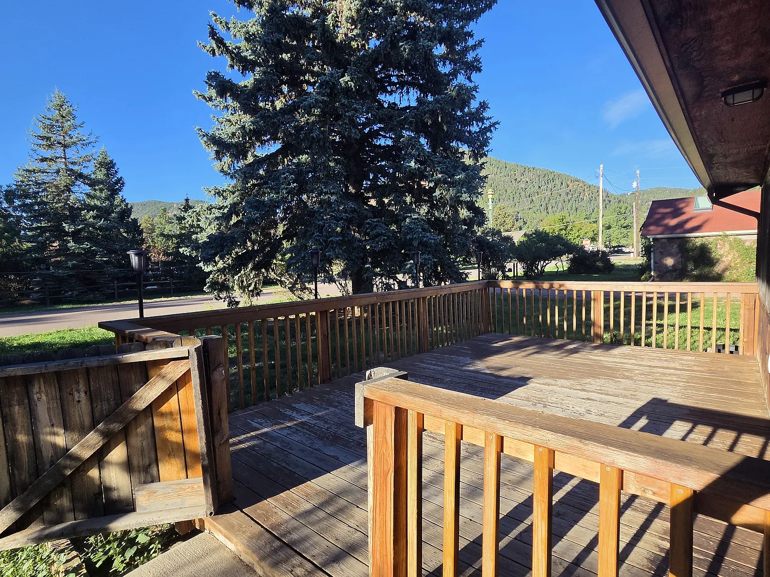 5 bed, 1400 sqft, $2,400 — Photo 3