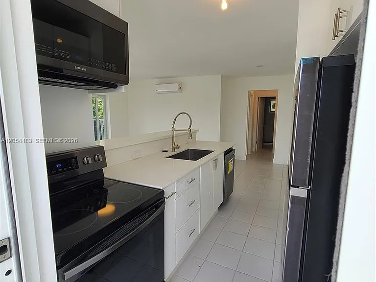 901 10th St #8 — Photo 11
