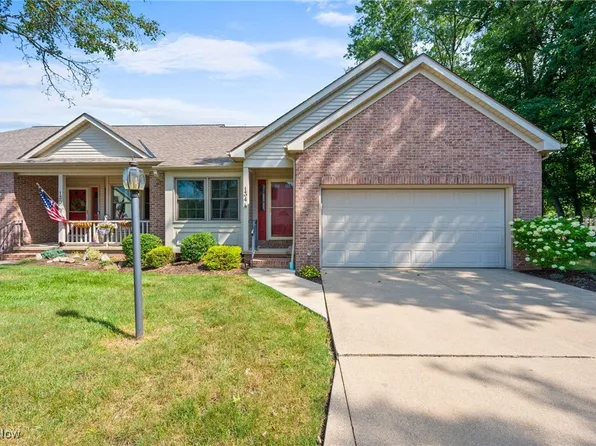 134 Oakley Green Dr, Elyria, OH 44035