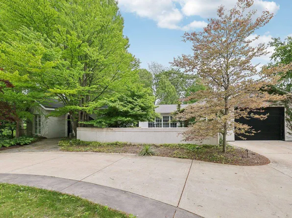 923 Swarthmore Ct, Madison, WI 53705