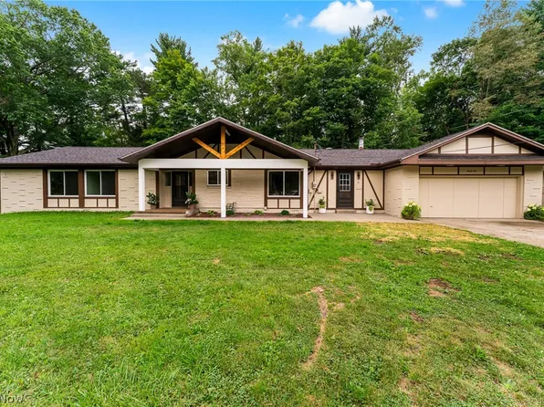 91 Lake Shore Dr, Youngstown, OH 44511