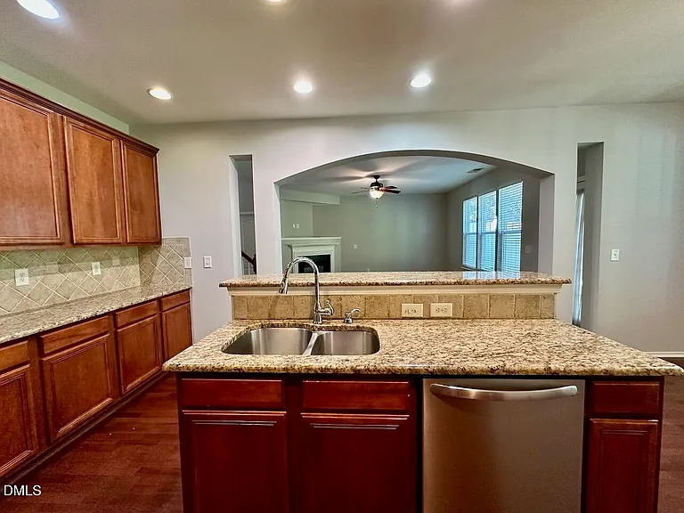 8208 Stone Cellar Dr — Photo 13